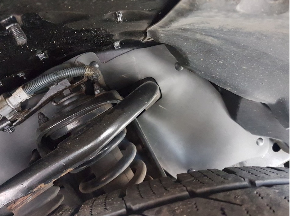 Пыльник моторного отсека Toyota Land Cruiser Prado 150 2013+ STC-TLCP150/13-ECB