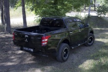 Накладки на задние фонари Mitsubishi L200 2015- REM-101300