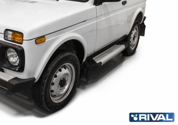 Порог-площадка "Silver" F128AL + комплект крепежа RIVAL Lada 4x4  F128AL.6004.1