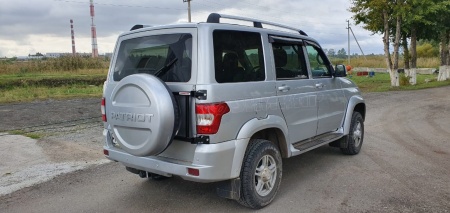 Кронштейн (калитка) запасного колеса УАЗ-3163 «Патриот» un35