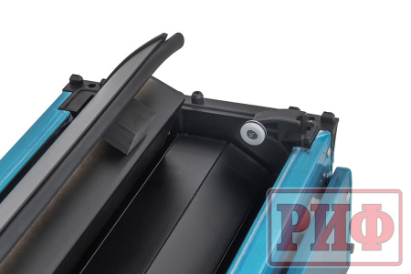 Крышка кузова РИФ для Mitsubishi L200 2024+, роллета раздвижная, алюминиевая, черная 1550x1533 мм ZM53B