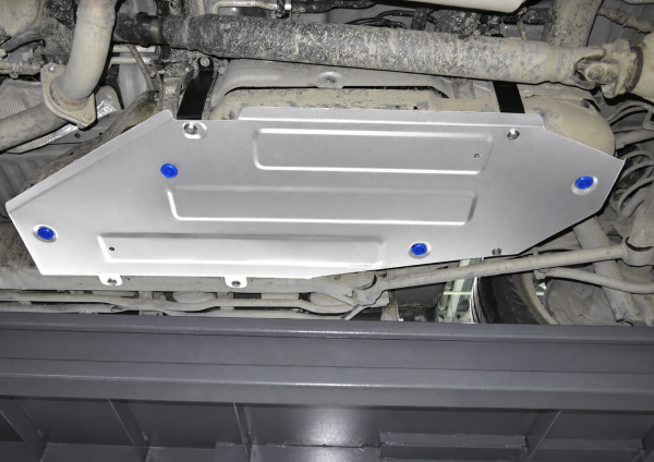 Фото изделия: Защита топливного бака Rival Toyota Land Cruiser 200 2015- 2333.9515.1.6 — изображение 1