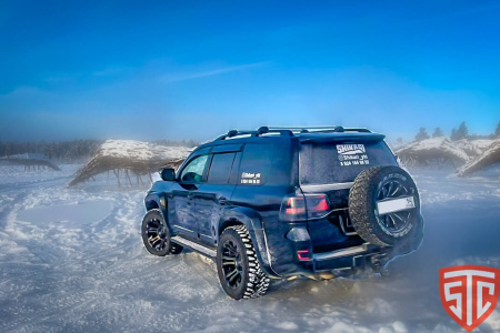 Калитка в штатный бампер Toyota Land Cruiser 200 с квадратом под фаркоп УСИЛЕННАЯ STC-TLC200-G-HD