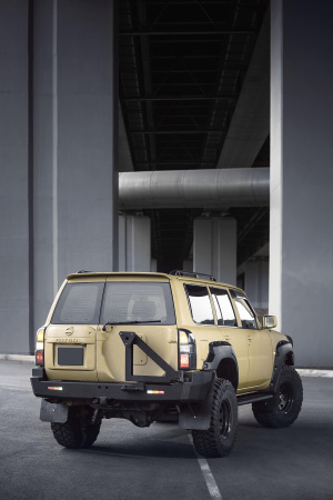 Бампер задний Nissan Patrol Y61 1997+ калитка справа, фонари STC-NPY61-BR-C2-L1