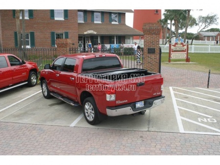 Крышка виниловая трехсекционная Ruggedliner на Toyota Tundra (2007-2013) -816946