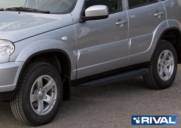 Порог-площадка "Premium-Black" A160ALB + комплект крепежа RIVAL Chevrolet Niva   A160ALB.1001.2