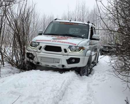 Бампер авс-дизайн передний uaz патриот/пикап/карго 2005- (с оптикой)(белый) ABC.UAZ.FB.02W
