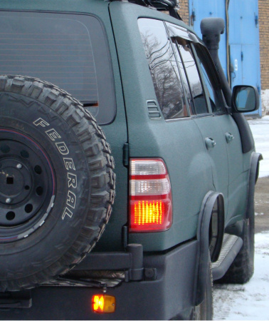 Бампер задний Toyota Land Cruiser 105 калитка справа, под ПТФ STC-TLC105-BR-C2-L2