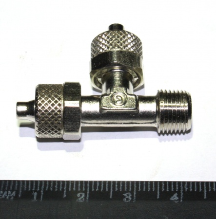 Фитинг - тройник c наружной резьбой G1/8 и накидной гайкой 6/4 Camozzi  8324
