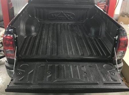 Вставка в кузов разборная Maxliner KD Toyota Hilux 2015+ под борт  MAXLNKD-TOY-15/-U/R