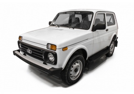 Порог-площадка "Black" + комплект крепежа RIVAL Lada 4x4  F128ALB.6004.1