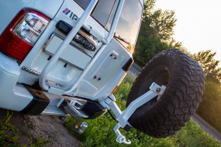 Калитка в штатный бампер Nissan Patrol Y61