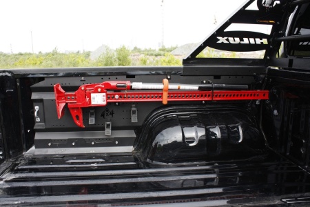 Усилители борта (органайзеры) TOYOTA HILUX REVO 4x4THR-UB1