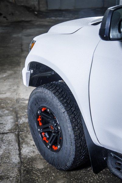 Крылья широкие передние Toyota Tundra 2006-2013 STC-TT06-FF