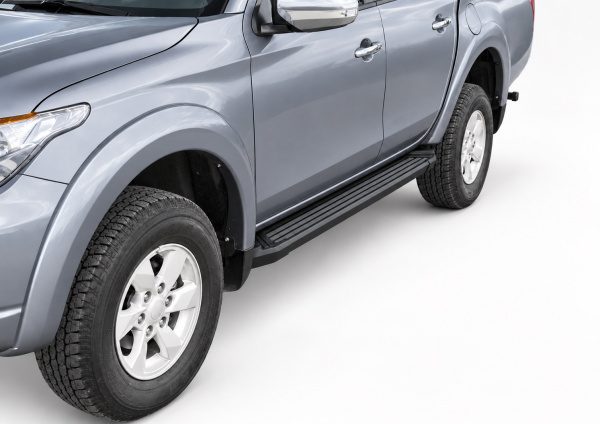 Фото изделия: Порог-площадка Black F193ALB + комплект крепежа Rival Mitsubishi L200 F193ALB.4003.1 — изображение 1